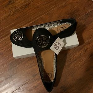 Women’s size 8 flats